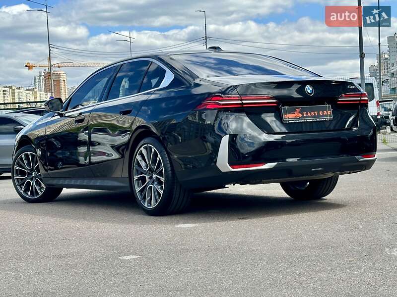Седан BMW 5 Series 2023 в Киеве