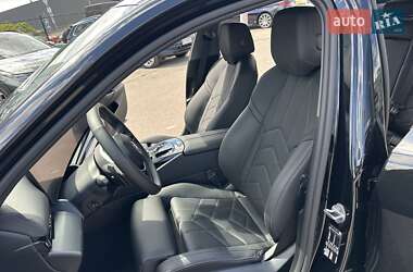 Седан BMW 5 Series 2023 в 
