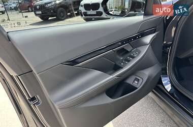 Седан BMW 5 Series 2023 в 