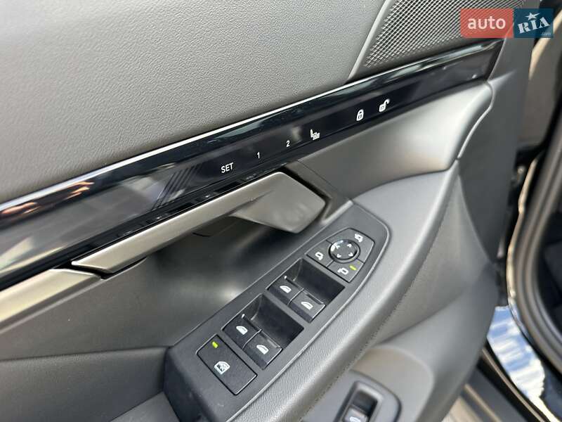 Седан BMW 5 Series 2023 в Киеве