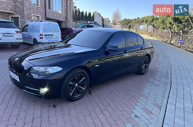 Седан BMW 5 Series 2012 в Чернівцях