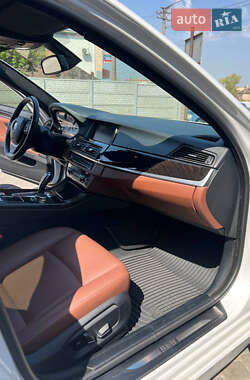 Седан BMW 5 Series 2015 в 