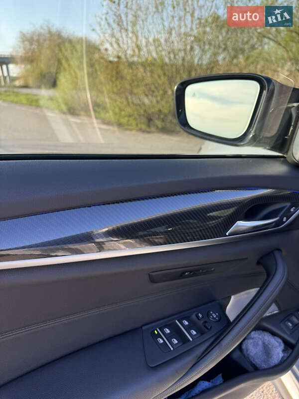 Седан BMW 5 Series 2017 в Львові