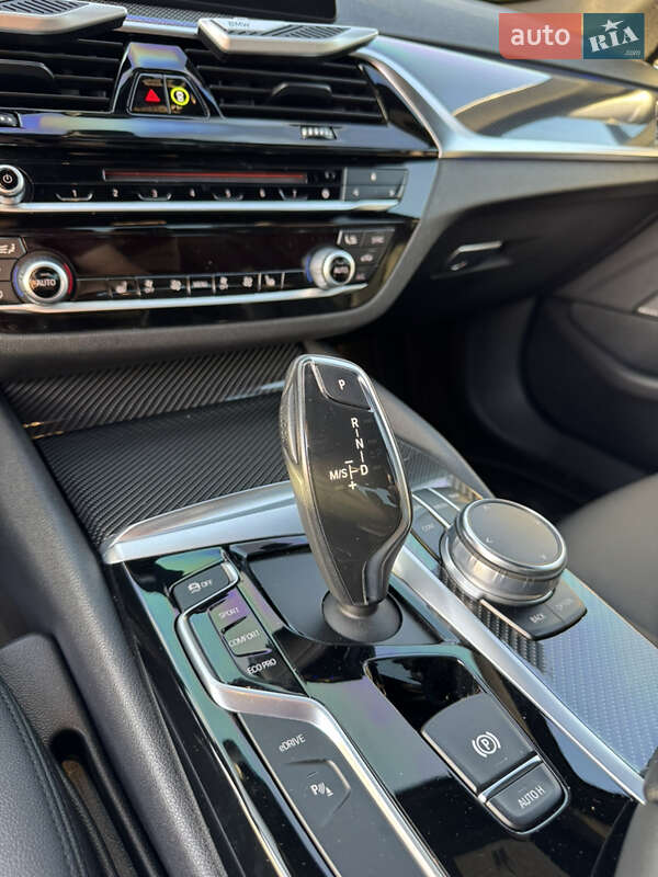 Седан BMW 5 Series 2017 в Львові