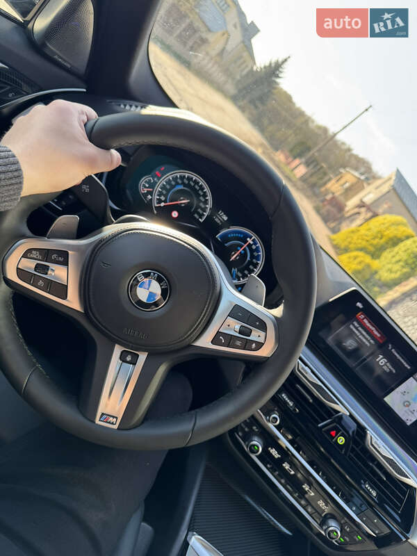 Седан BMW 5 Series 2017 в Львові