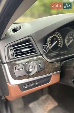 Седан BMW 5 Series 2011 в 