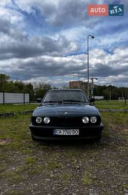 Седан BMW 5 Series 1989 в Львові