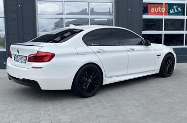 Седан BMW 5 Series 2012 в 