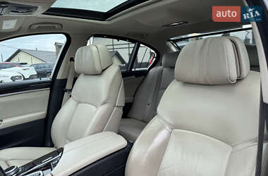 Седан BMW 5 Series 2011 в 