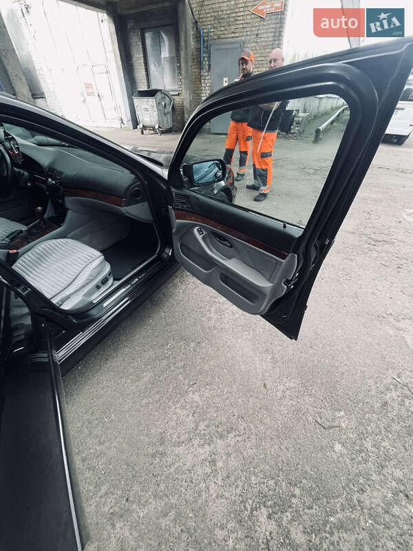 Седан BMW 5 Series 2003 в Києві