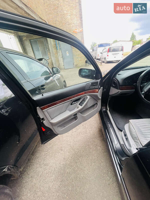 Седан BMW 5 Series 2003 в Києві