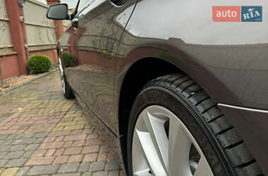 Седан BMW 5 Series 2011 в 