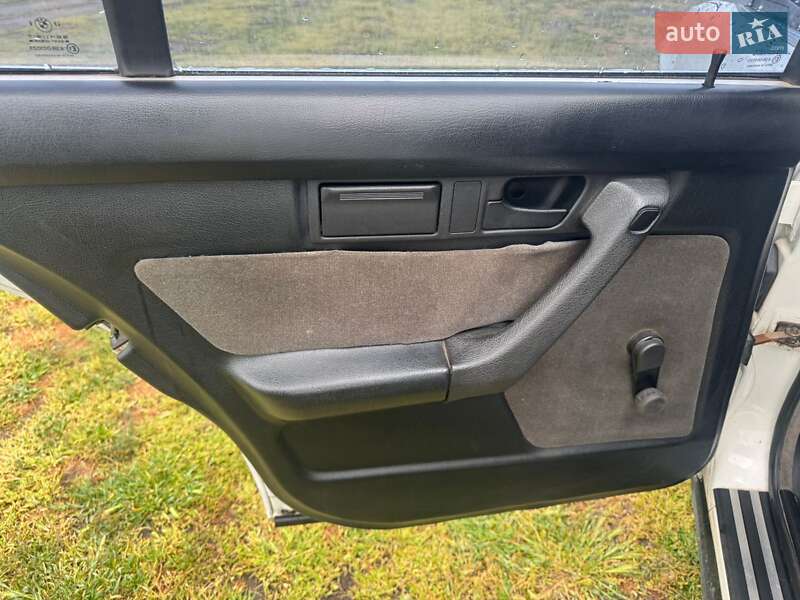 Седан BMW 5 Series 1990 в Вознесенске фото 5 Седан BMW 5 Series 1990 в Вознесенске