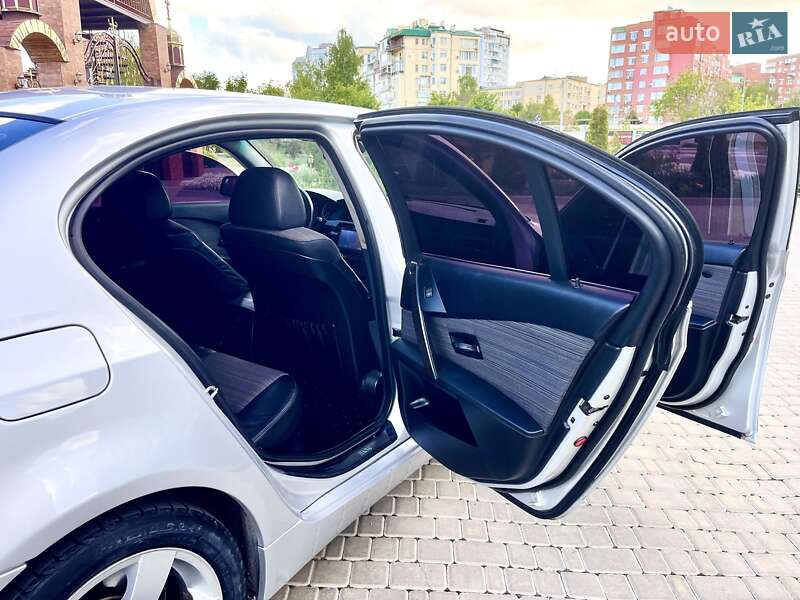 Седан BMW 5 Series 2004 в Чорноморську