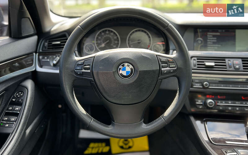 Седан BMW 5 Series 2011 в Львові