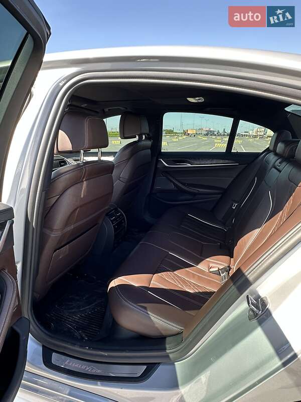 Седан BMW 5 Series 2017 в Львові