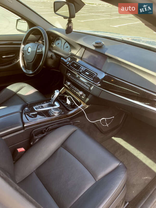 Седан BMW 5 Series 2013 в Днепре