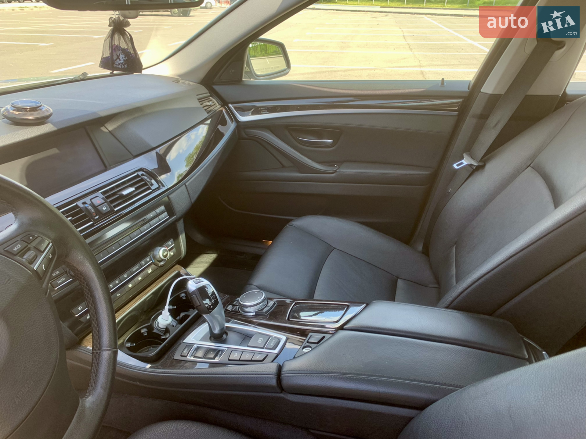 BMW 5 Series 2013 VIN WBAFU7C57DDU77891 фото оголошення 10 з 54