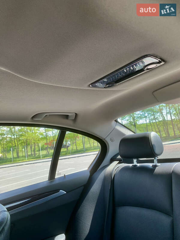 Седан BMW 5 Series 2013 в Днепре