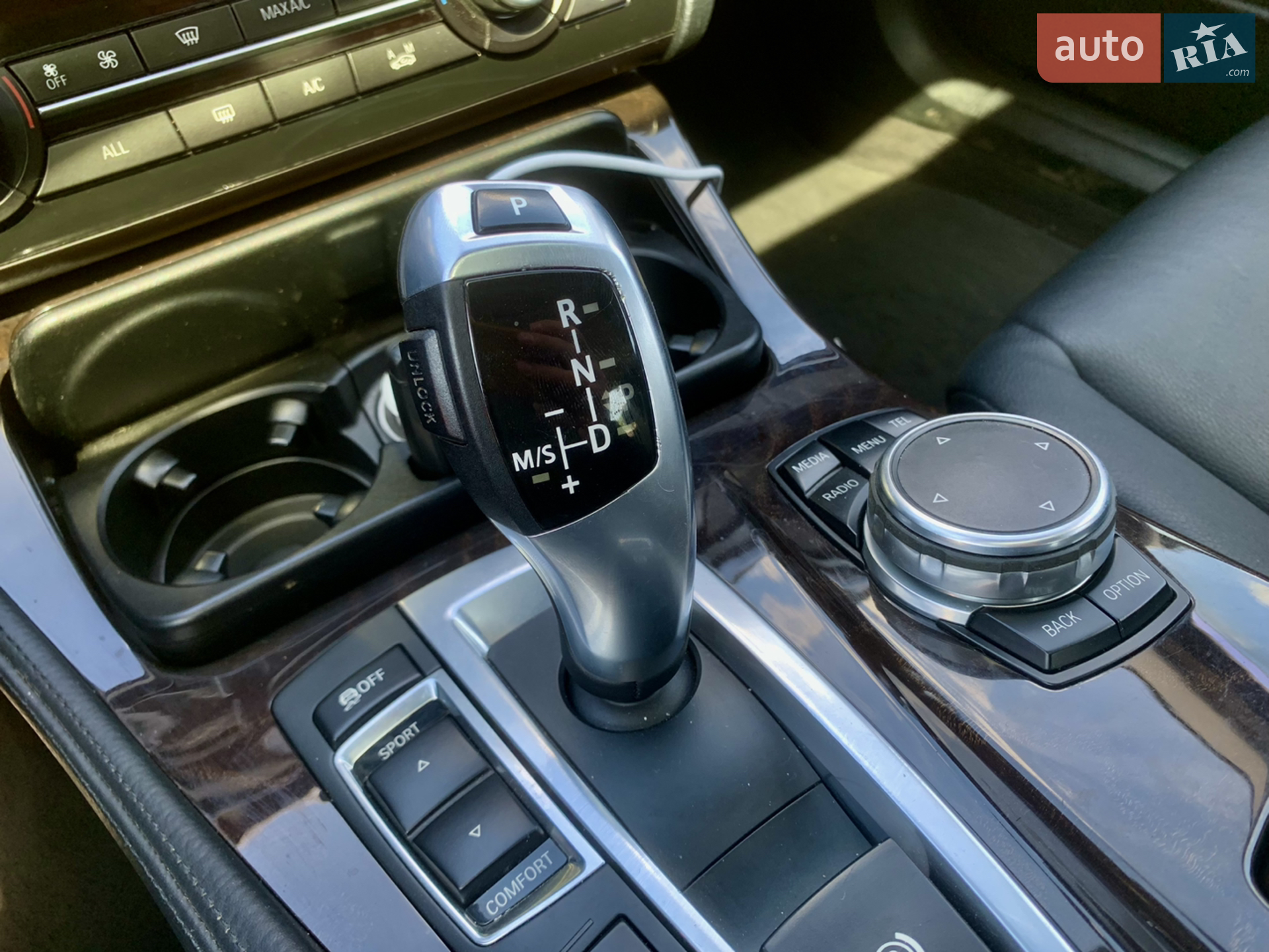 BMW 5 Series 2013 VIN WBAFU7C57DDU77891 фото оголошення 24 з 54