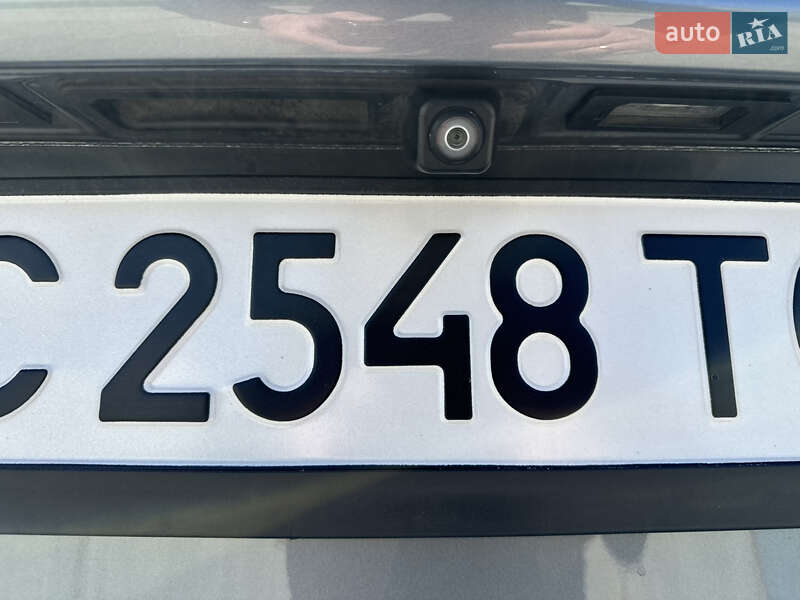 Седан BMW 5 Series 2017 в Стрые фото 62 Седан BMW 5 Series 2017 в Стрые