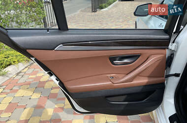 Седан BMW 5 Series 2012 в 