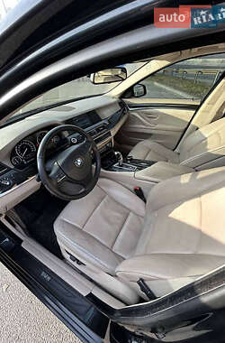 Седан BMW 5 Series 2010 в 