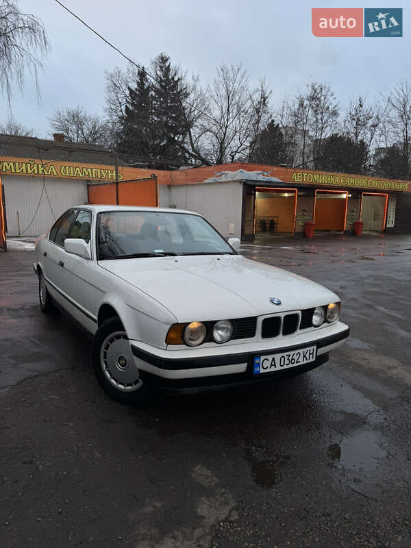 Седан BMW 5 Series 1990 в Черкассах