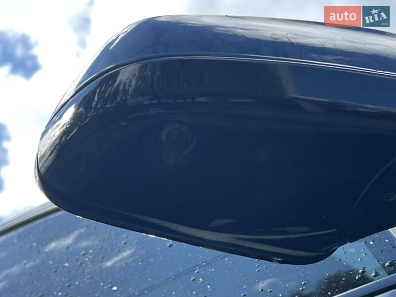 Седан BMW 5 Series 2012 в Тернополе