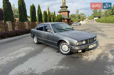 Седан BMW 5 Series 1988 в Дніпрі