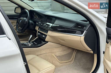 Седан BMW 5 Series 2012 в 