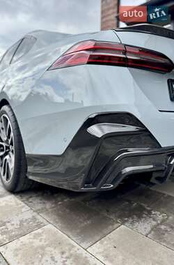 Седан BMW 5 Series 2024 в 