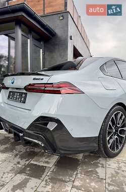 Седан BMW 5 Series 2024 в 