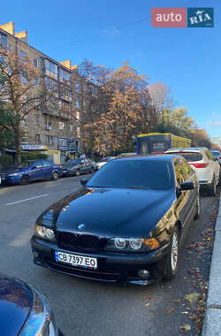 Седан BMW 5 Series 2000 в 