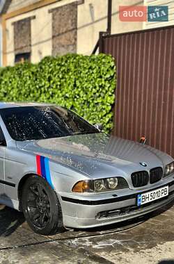 Седан BMW 5 Series 2000 в 