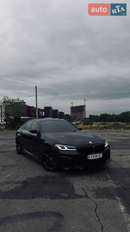 Седан BMW 5 Series 2017 в 