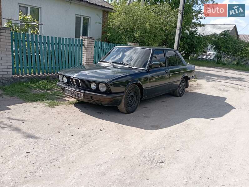 Седан BMW 5 Series 1986 в 