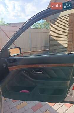 Седан BMW 5 Series 2001 в 
