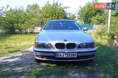 Седан BMW 5 Series 2000 в 