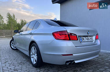 Седан BMW 5 Series 2011 в 