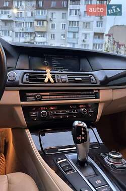 Седан BMW 5 Series 2012 в 