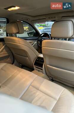 Седан BMW 5 Series 2012 в 