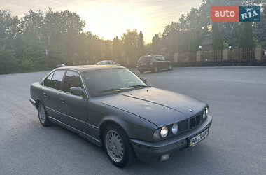 Седан BMW 5 Series 1988 в Днепре