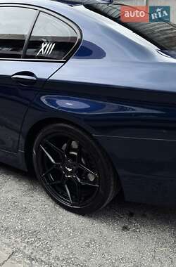 Седан BMW 5 Series 2012 в 