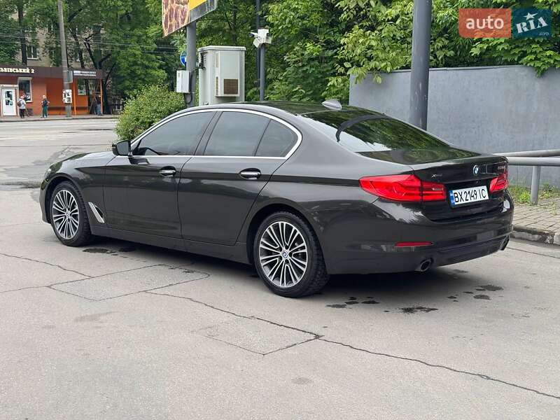 Седан BMW 5 Series 2018 в Хмельницком