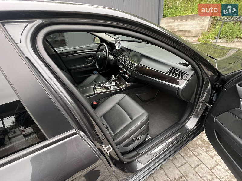 Седан BMW 5 Series 2012 в Львові