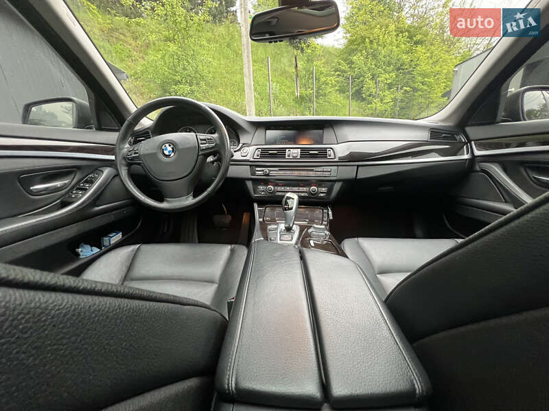 Седан BMW 5 Series 2012 в Львові