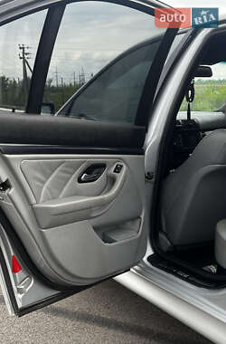 Седан BMW 5 Series 2000 в 