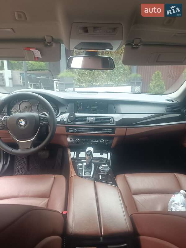 Седан BMW 5 Series 2012 в 