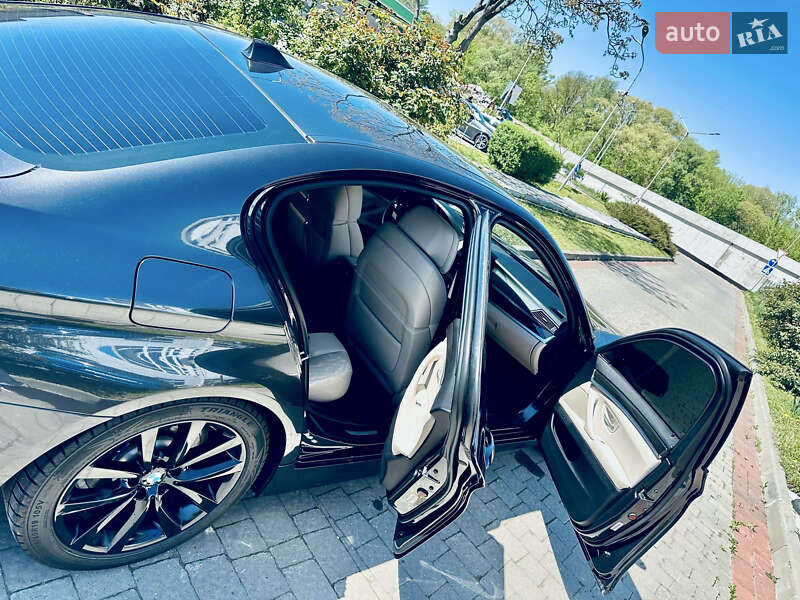 Седан BMW 5 Series 2011 в Краматорську